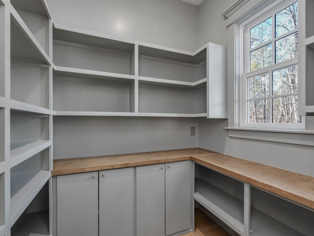 271 Talon Drive - Pantry