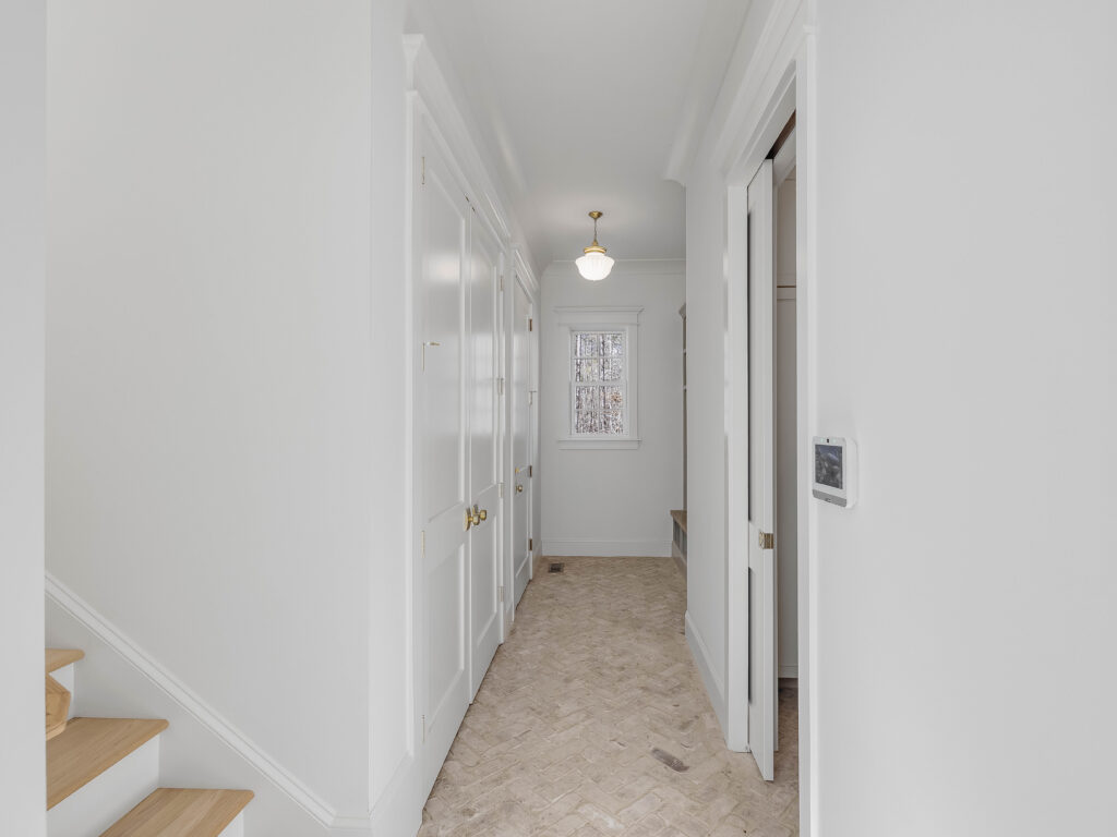 271 Talon Drive - Hall -Mudroom