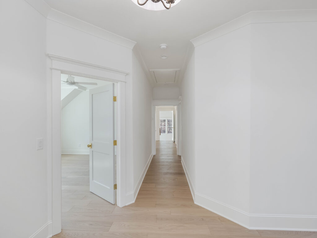 271 Talon Drive - Hall