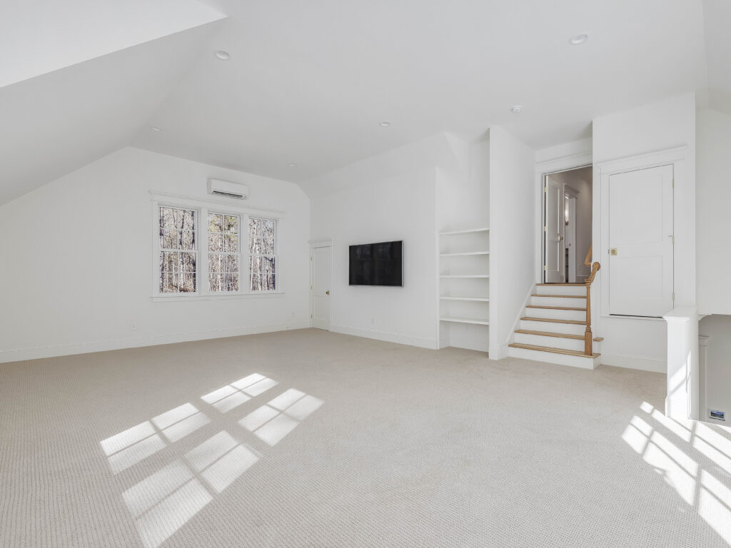 271 Talon Drive - Bonus Room